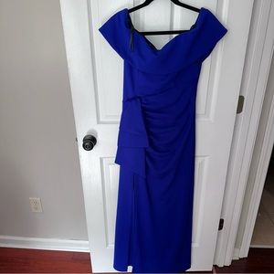 Von maur Blue gown size 10